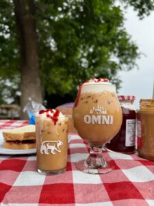 House peanut butter sauce mixed with espresso and milk topped with vanilla cold foam and strawberry drizzle - no crusts!