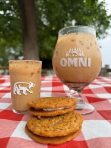 All cookie - no crumbs. Brown sugar, vanilla and cinnamon latte.